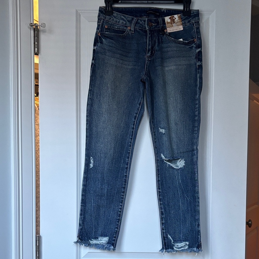 NWT Sincerely Jules Blue Distressed Ankle Jeans, 3/26